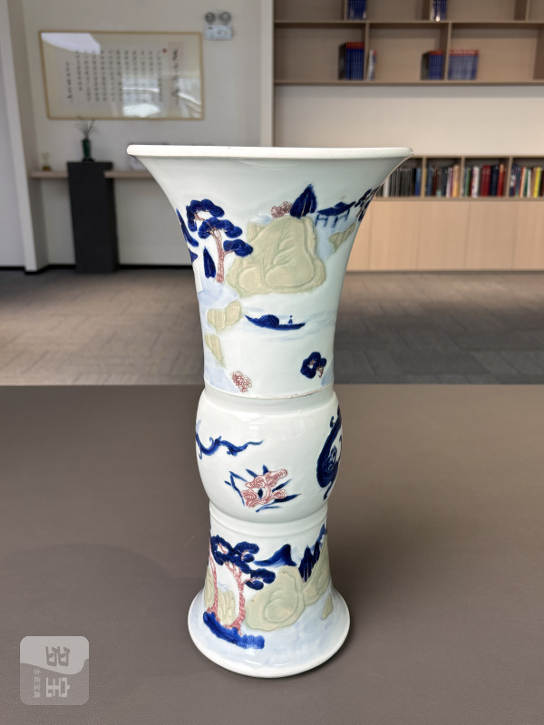 清康熙 釉下三彩山水螭龙纹花觚 - 图5
